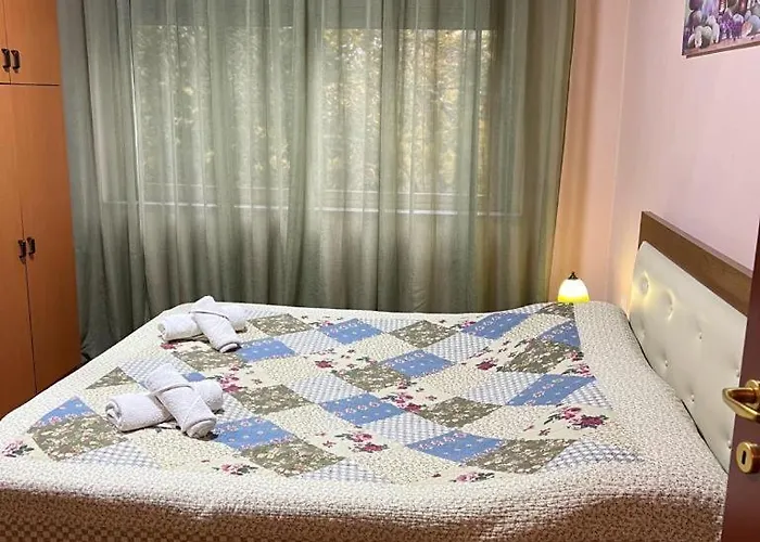 Lägenhet Entire Apartment, In The Center Tirana