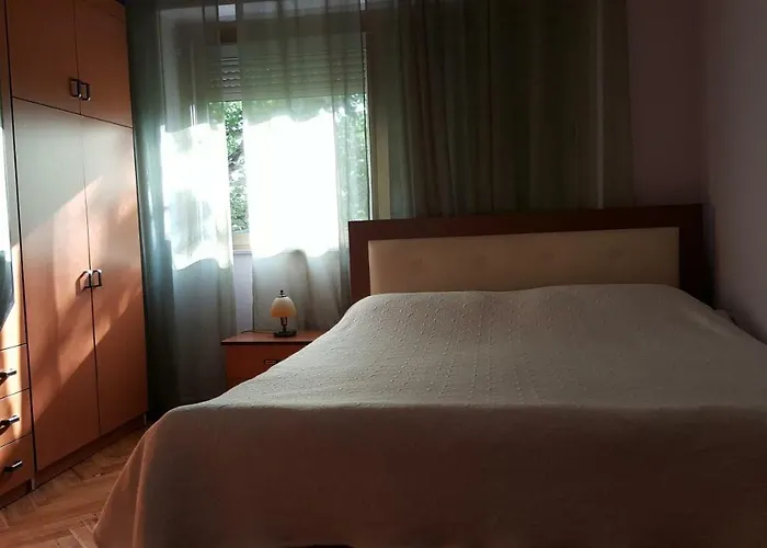 Lägenhet Entire Apartment, In The Center Tirana