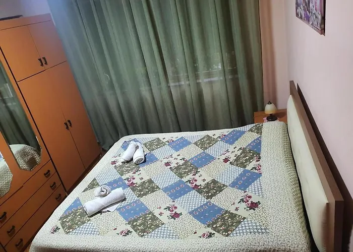 Entire Apartment, In The Center ティラナ